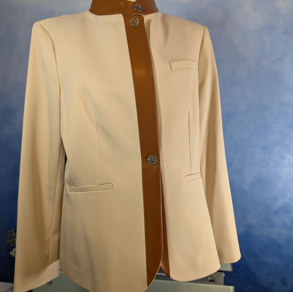 New Tommy Hilfiger Women's Jacket - Picture 5 of 10